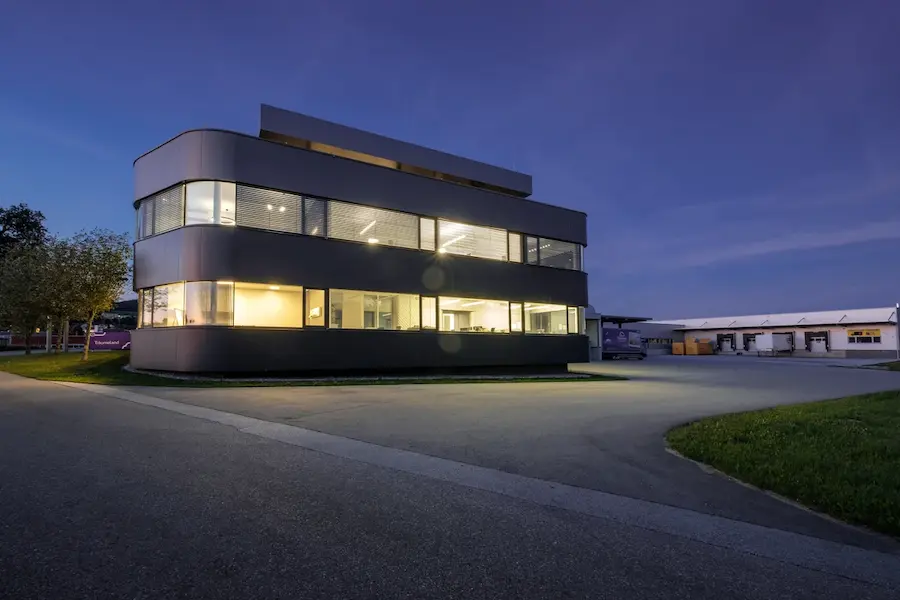 Bâtiment tertiaire connecté avec système GTB Loxone