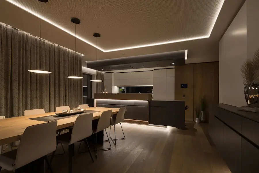 Éclairage automatisé et scénarisé dans une villa haut de gamme